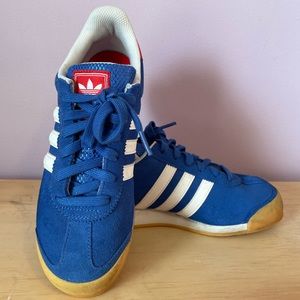 Blue, Red and White Adidas Samoa J Kids Size 5.5 Ortholite